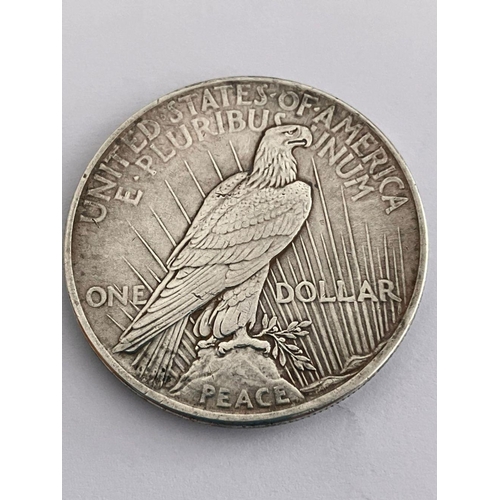 497 - 1922 USA SILVER PEACE DOLLAR. Extremely fine condition. Bold and clear definition to both sides.