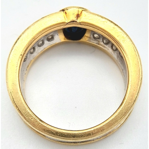 1869 - AN 18K YELLOW AND WHITE GOLD BAND RING WITH DIAMOND SHOULDERS AND ONYX CENTRE STONE .  11.2gms    si... 