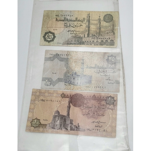 2165 - Collections of 40 Egyptian stamps and 5 coins, 3 notes. Please see photos for conditions.