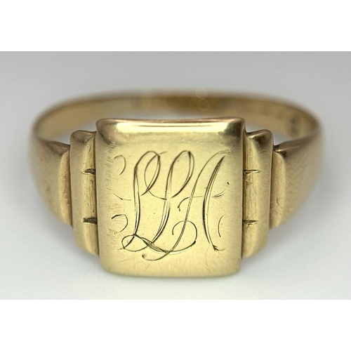 1032 - A Vintage 9K Yellow Gold Signet Ring. Size R 1/2. 2.5g