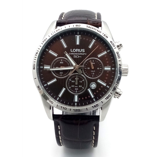 1528 - A Lorus Quartz Chronograph Gents Watch. Brown leather strap. Stainless steel case - 43mm. Brown dial... 