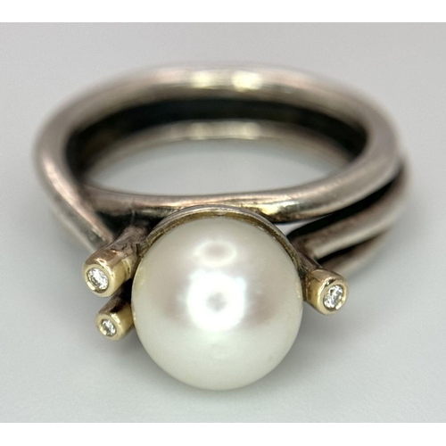 1636 - A fashion 925 silver Pearl centre and stone set ring. Total weight 7.9G. Size O.