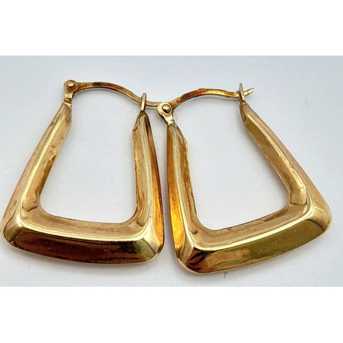 1620 - A Pair of 9K Yellow Gold Rectangular Drop Earrings. 2.5cm. 0.75g