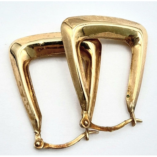 1620 - A Pair of 9K Yellow Gold Rectangular Drop Earrings. 2.5cm. 0.75g