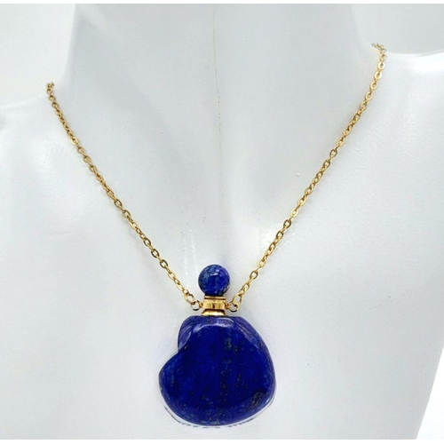 1703 - A lapis lazuli snuff bottle pendant necklace. Necklace approx 57.6cm in length, a 4cm x 3cm pendant ... 