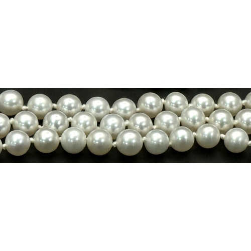 445 - A Pearl Small Bead Necklace with 14K Gold Clasp. 40cm.  Ref: STK019968