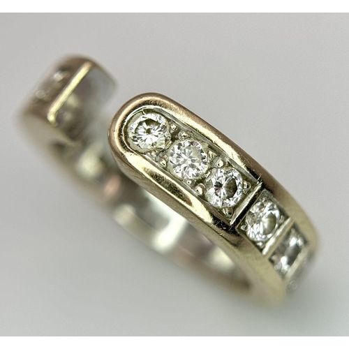 46 - Two 18K Gold Diamond Rings: An 18K yellow gold princess and trillion cut diamond arrowhead ring - 1.... 