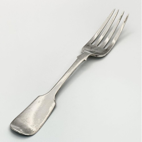 1033 - An antique Victorian sterling silver fork. Full London hallmarks, 1838. Total weight 70G. Total leng... 