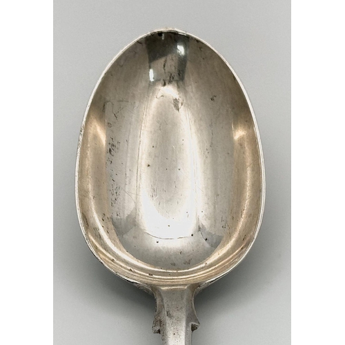 1482 - An antique sterling silver spoon. Full hallmarks London, 1909. Total weight 76.8G. Total length 23cm... 