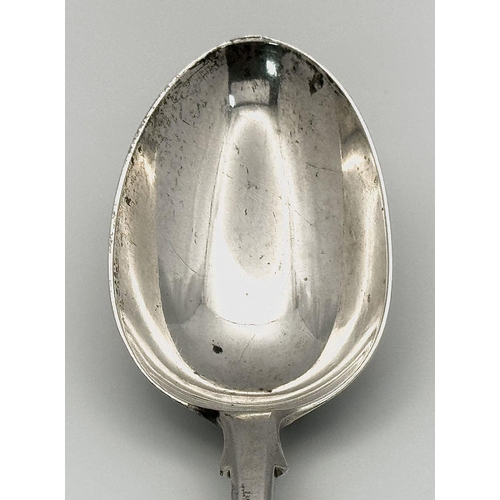 1545 - An antique sterling silver spoon. Full hallmarks London, 1909. Total weight 76.4G. Total length 23cm... 