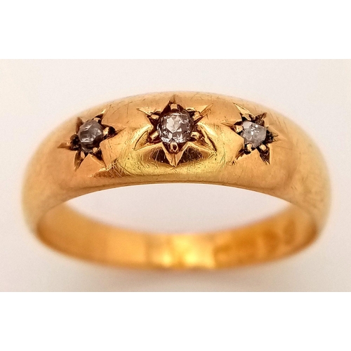 384 - A 18K YELLOW GOLD ANTIQUE DIAMOND 3 STONE GYPSY STYLE RING 2G SIZE N 1/2 , HALLMARKED 1898 CHESTER. ... 