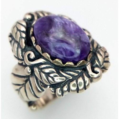 1533 - A Vintage Sterling Silver Amethyst Laurel Leaf Design Ring Size O1/2. The Ring Measures 2.3cm Long a... 