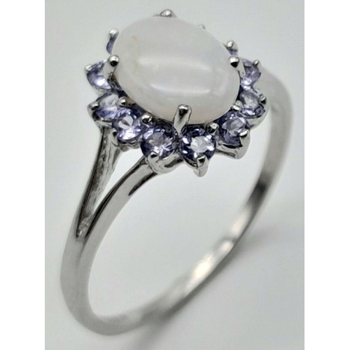 1560 - A 9K WHITE GOLD STONE SET RING, SIZE P, 2G. REF: SH1731I