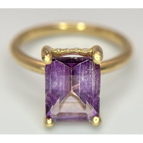 118 - A 18K YELLOW GOLD DIAMOND HIDDEN HALO RING SET WITH AMETHYST,  2.90CT AMETHYST.  3.5G TOTAL WEIGHT, ... 