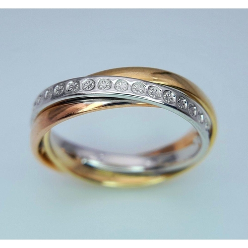 307 - A 9K THREE COLOUR SOLID RUSSIAN WEDDING BAND STYLE RING 3G TOTAL WEIGHT, SIZE H 1/2. Ref: SC 7002