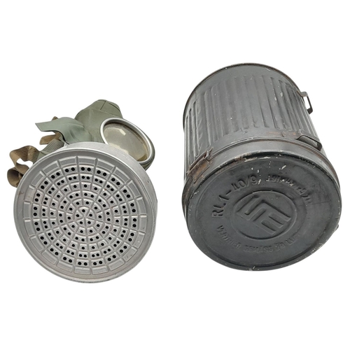 404 - A WW2 German Luftschutz VM-37 Gas Mask and Canister.