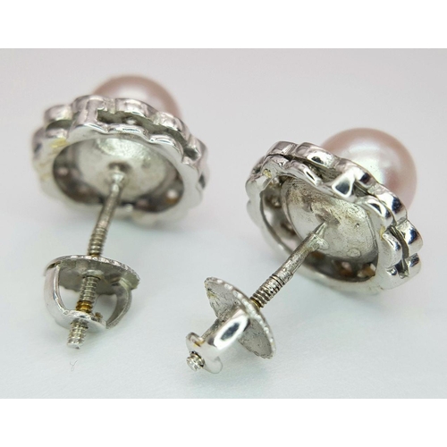 41 - A 18K WHITE GOLD DIAMOND & PEARL STUD EARRINGS WITH SCREW BACK FITTINGS 0.50CT 4.9G. Ref: SC 7070