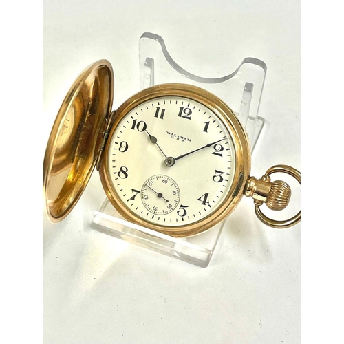 1624 - A vintage Waltham full hunter pocket watch in working order.