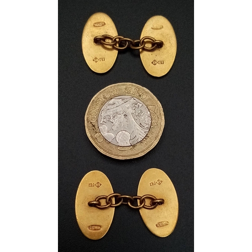 1705 - A Vintage Pair of Classic 18K Gold Oval Cufflinks. 12.7g total weight.