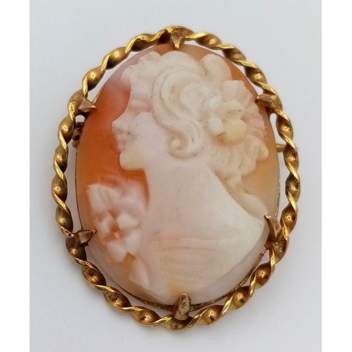 1917 - An Vintage 9K Gold Cameo Brooch/Pendant. 3cm. 3.7g total weight.