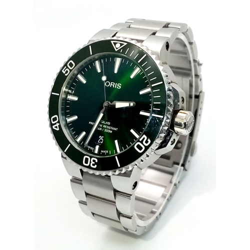 123 - An Oris Aquis Divers Automatic Watch. Stainless steel bracelet and case - 42mm. Vivid green dial wit... 