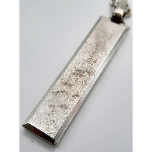 640 - A Heavy, Bevel Edged, 1977 Hallmarked Silver Ingot Necklace (Jubilee Year)- 40cm Length Curb Link St... 