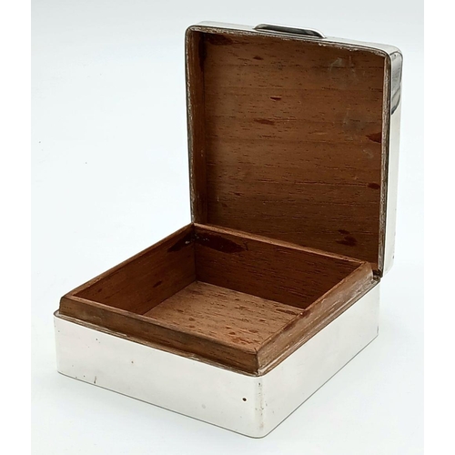 240 - A SUPERB SMALL ASPREY ENGINE TURNED SILVER BOX WITH CEDAR WOOD LINING.  182 GRAMMS.  DIAMETER 9CM.