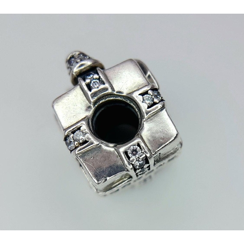 958 - A PANDORA STERLING SILVER STONE SET CHRISTMAS OR BIRTHDAY PRESENT CHARM 6.8G TOTAL WEIGHT, 1CM x 1.1... 