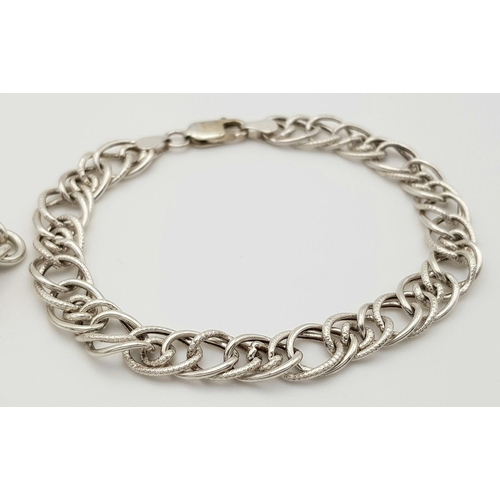 961 - Two Elegant Solid Silver 925 Bracelets, Total weight: 37.4 grams, Both 20cm. In excellent condition.