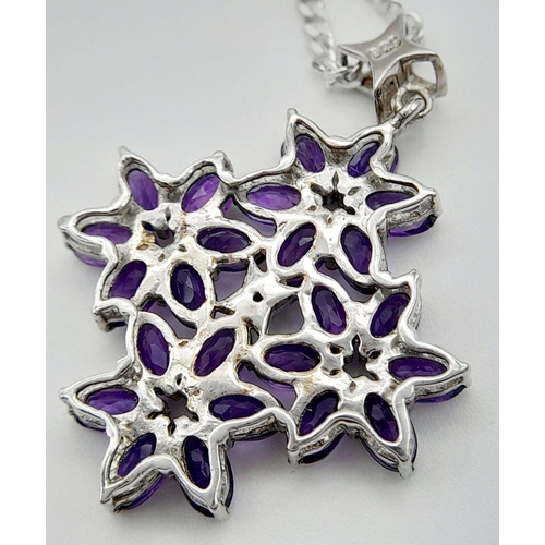 962 - A Sterling Silver Top Colour Amethyst Set Floral Cluster Pendant Necklace. 46cm Length. Pendant Meas... 