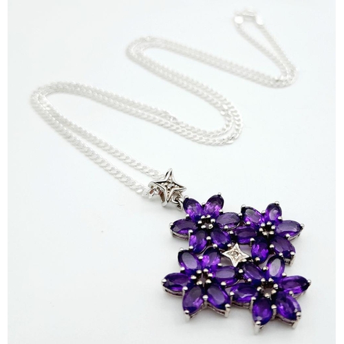 962 - A Sterling Silver Top Colour Amethyst Set Floral Cluster Pendant Necklace. 46cm Length. Pendant Meas... 