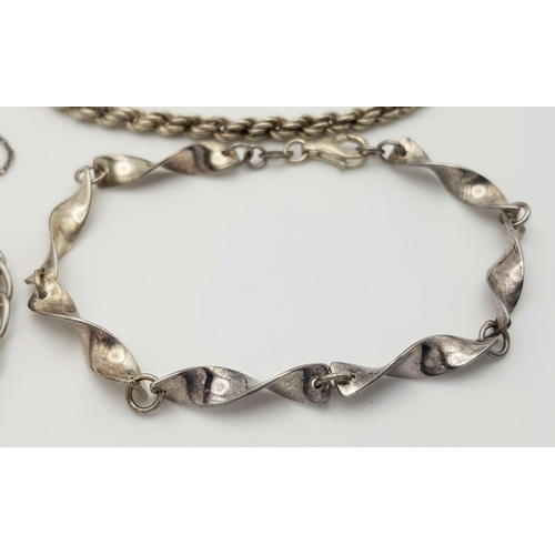 968 - Five Solid Silver 925 Bracelets, Various Styles, Total weight: 39 grams, All approx. 19cm. All in ve... 