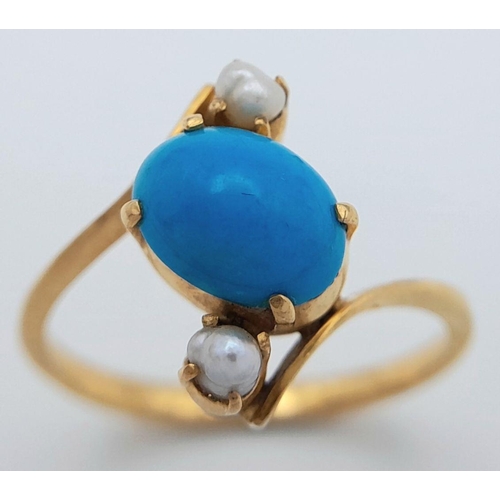 253 - A 18k yellow gold turquoise and pearl ring, 3.3g total weight, size L. Ref: 1502I