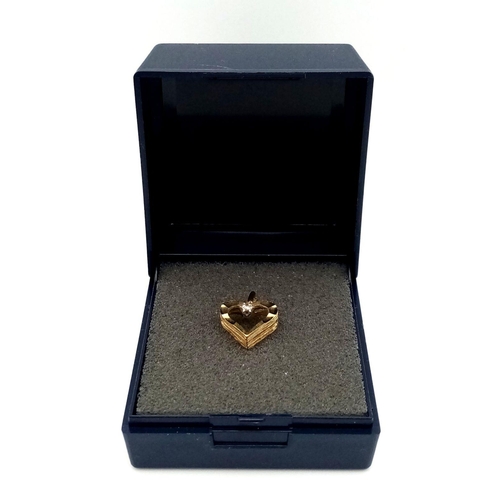 420 - Beautiful Dainty 9 carat GOLD PENDANT. Heart shaped with Star Mounted DIAMOND. 1.5 cm drop.