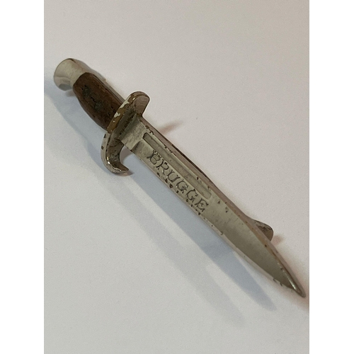 322 - A rare WWI BRUGGE BAYONET SWEETHEART BROOCH.