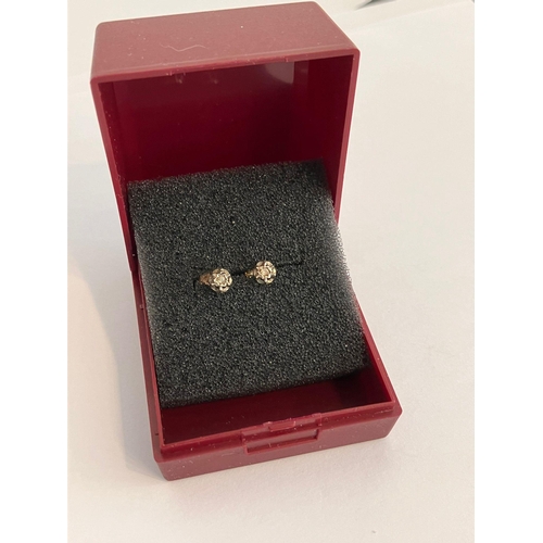 7 - Classy and tasteful pair of 9 CARAT WHITE GOLD and DIAMOND STUD EARRINGS. Complete with gold backs. ... 