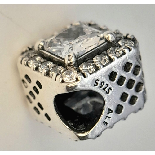 1028 - A PANDORA STERLING SILVER STONE SET CHARM 2.3G TOTAL WEIGHT, 0.9CM x 0.9CM. Ref: SC 7112