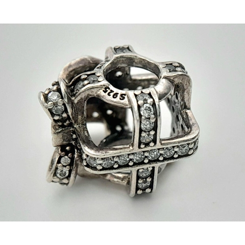 1119 - A PANDORA STERLING SILVER STONE SET CHRISTMAS OR BIRTHDAY PRESENT GIFT CHARM 2.3G TOTAL WEIGHT, 1CM ... 