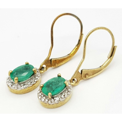 615 - A 9K YELLOW GOLD DIAMOND & EMERALD DROP EARRINGS 2.2G , 2.5CM DROP. Ref: JB 7011