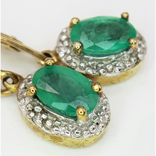 615 - A 9K YELLOW GOLD DIAMOND & EMERALD DROP EARRINGS 2.2G , 2.5CM DROP. Ref: JB 7011