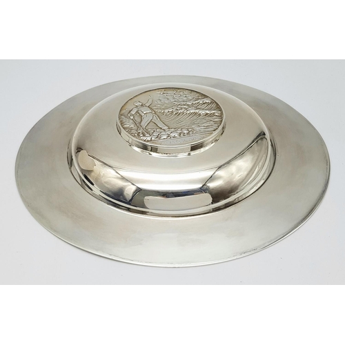 625 - A SUPERB SOLID SILVER WINSTON CHURCHILL DISH. DATED LONDON 1966 - WITH A SOLID SILVER COIN BY KOVACS... 