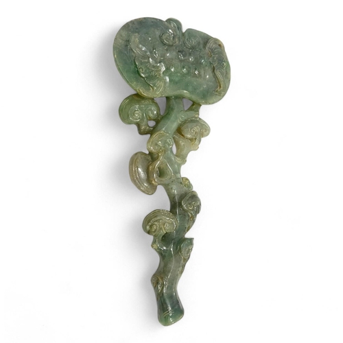 1905 - An Ancient Qing Dynasty 18th-19th Century Chinese Jade Lingzhi Ruyi Scepter.
Detailed jade hand carv... 