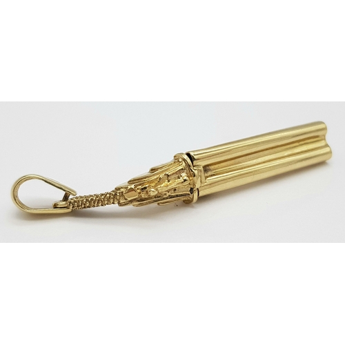 1483 - A 9K YELLOW GOLD DOUBLE BARRELLED VINTAGE SHOTGUN PENDANT WHICH IT ALSO COCKS, LOCK, STOCK & 2 SMOKI... 