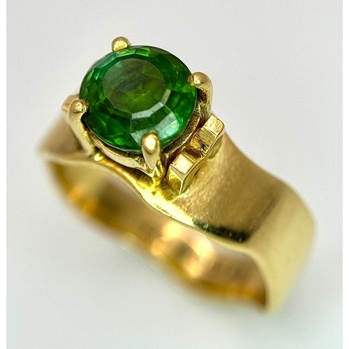 156 - A Vintage 18K Yellow Gold, Tourmaline Ring. Size Q 1/2. 6.2g