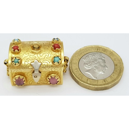 170 - An 18K Gold (tests as) Gem Set Treasure Chest Pendant. Opens - perfect as a pill box. 20mm x 15mm. 9... 