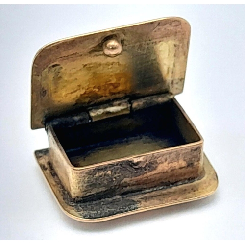 1706 - A 9K YELLOW GOLD TRINKET BOX CHARM 2G IN WEIGHT, WHICH COULD OPEN TO BE USED AS HIDDEN SNUFF/PILL BO... 