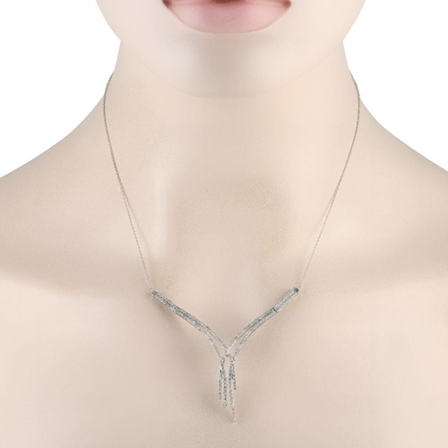 1065 - A 14K White Gold 1.50ct Diamond Necklace. Shimmering strands of Diamonds with a total weight of 1.50... 