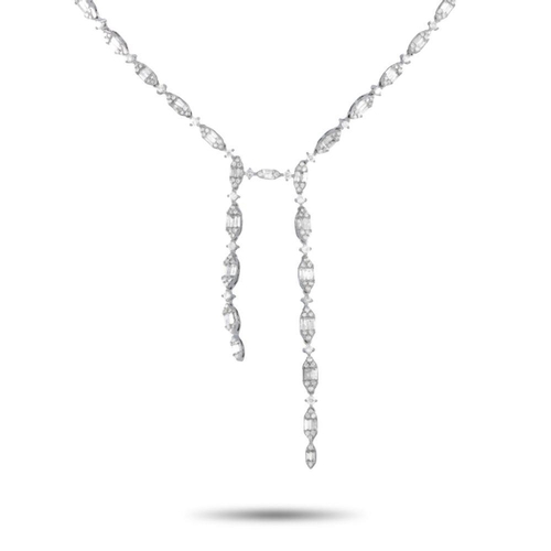 1082 - A 14K White Gold 4.80ct Diamond Necklace. Sparkling Diamonds with a total weight of 4.80 carats allo... 