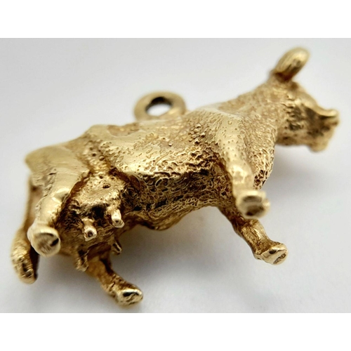 2422 - A 9K Yellow Gold Pendant/Charm. 2cm. 3.7g weight.