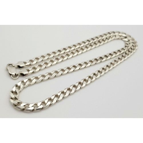 1536 - An Appealing Solid Silver 925 Curb Chain Necklace, 33.2 grams, 52cm. In excellent condition.